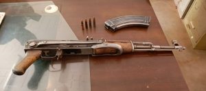 Somalia Police Hands Back To Kenya 2 Rifles Stolen From Killed Police Officer In Mandera