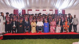 Uhuru urges graduates to lead with integrity