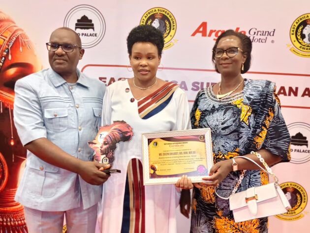 Cheluget acknowledges immigration officers after regional leadership award