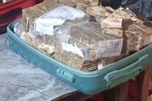 Update; EACC says they recovered Sh65 million from the home of Nairobi County Government Analo in a raid