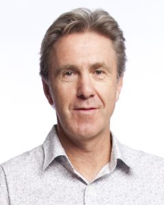 Glenn Robbins net worth and comedic career