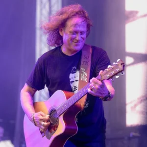 Dave Gleeson net worth and music career
