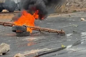 UoN students resume protests, block Waiyaki Way over lecturers’ strike