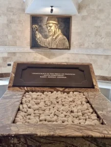 Oburu thanks Ruto as Raila Mausoleum set for October 15 opening