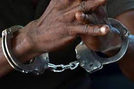 Drama As 4 Suspects Arrested, Two AK47 Rifles Recovered From Them While Selling Guns To Undercover Police In Meru