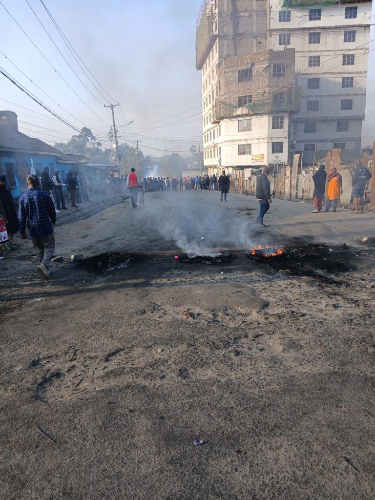 Chaos As Group Burns Two Police Cars After Fatal Shooting Of A 17-Year-Old Boy In Pumwani, Nairobi