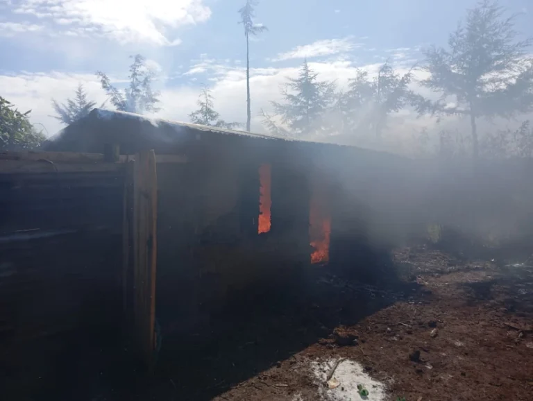 Kuresoi North Villagers Torch Houses Allegedly Used For Chang'aa Brewing After Man Dies from Illicit Alcohol