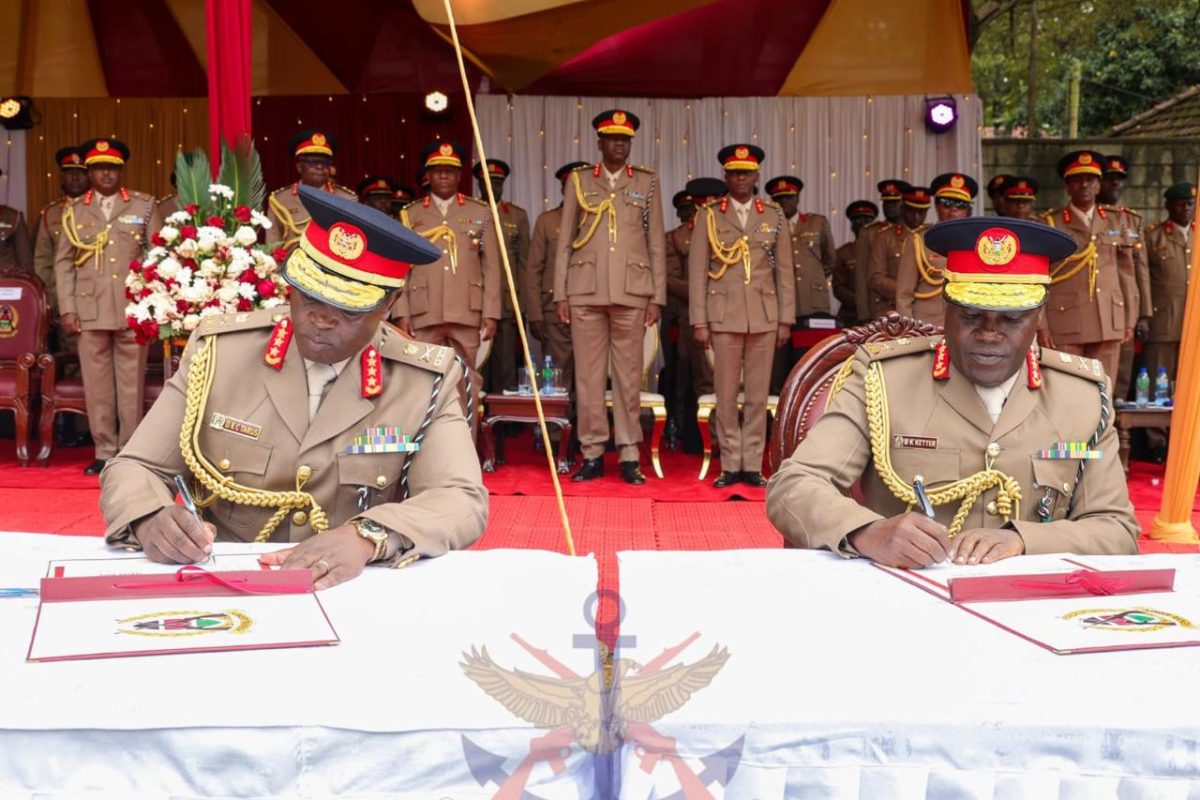 Lt Gen Ketter Takes Over From Lt Gen Tarus At Kenya Army