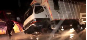 Mob steals cereals after lorry is involved in accident in Turbo, Uasin Gishu County