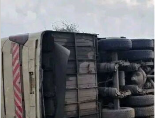 Tahmeed bus overturns on Nairobi-Mombasa highway, leaving several injured
