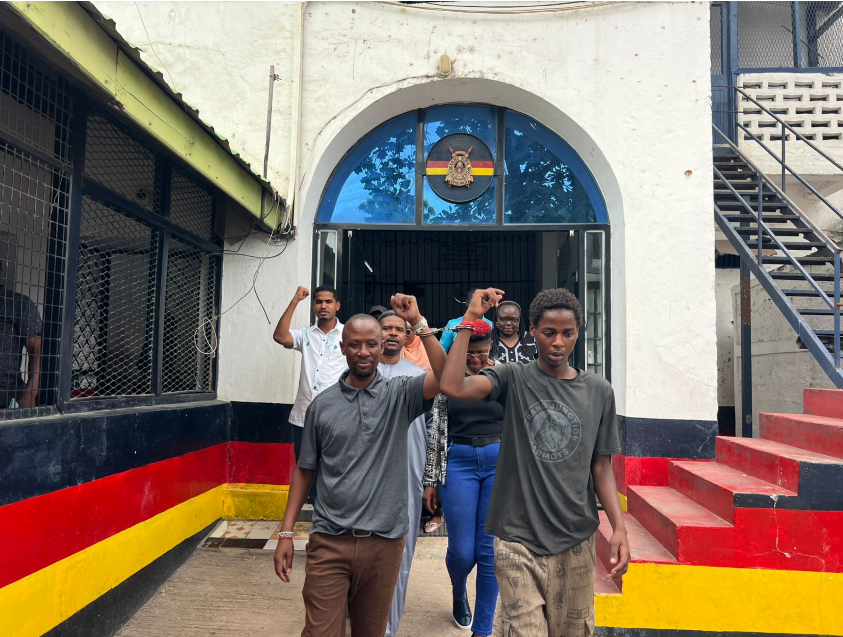 Activists Hussein Khalid, journalists Protest detention of Mombasa reporter at Central Police Station