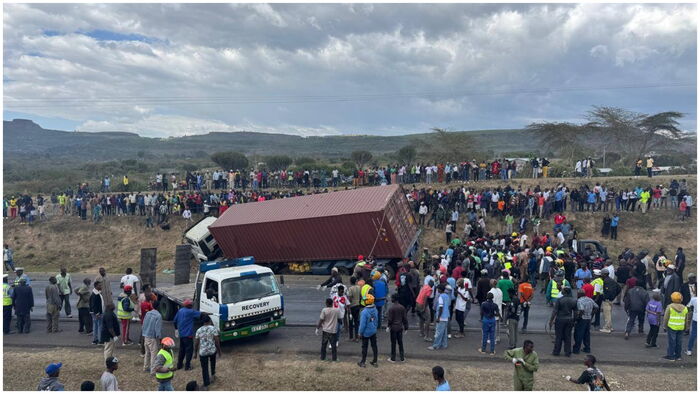 Several feared dead, dozens injured in trailer–matatu crash at Kikopey on Nairobi–Nakuru Highway