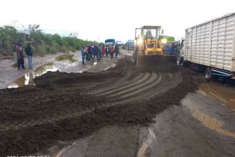 KeNHA warns of road blockade on Mai Mahiu-Narok highway after flooding