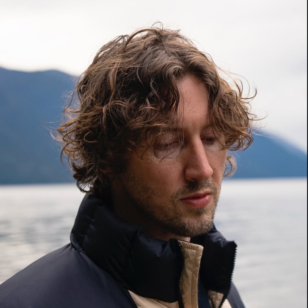 Dean Lewis net worth