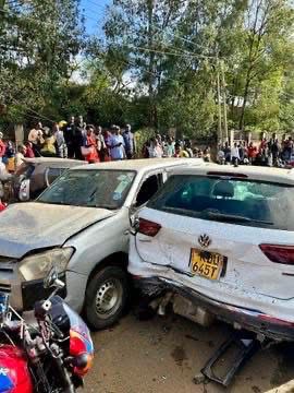 At least one person killed, many injured after bus crashes into vehicles on Valley Road, Nairobi
