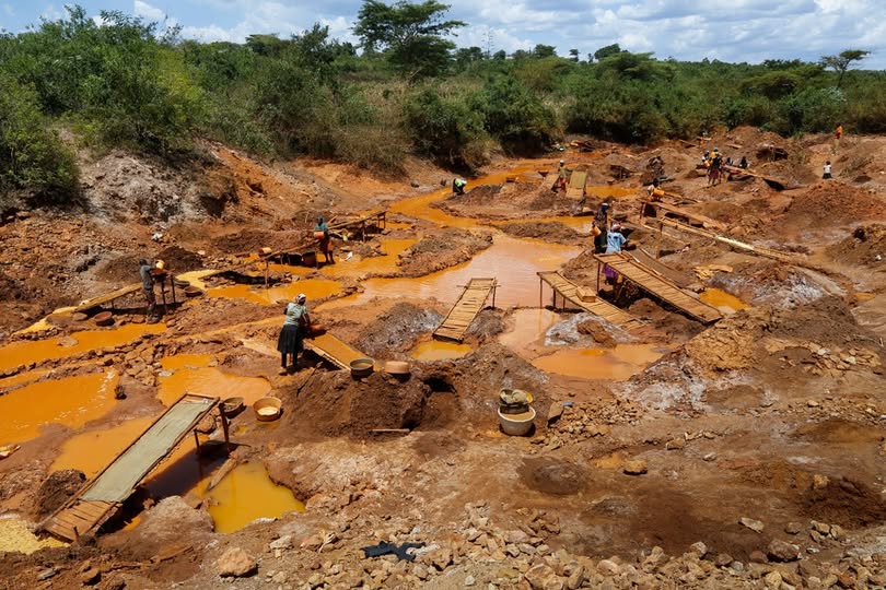 Three injured as armed gang raids gold site in Migori, steals carbon bags