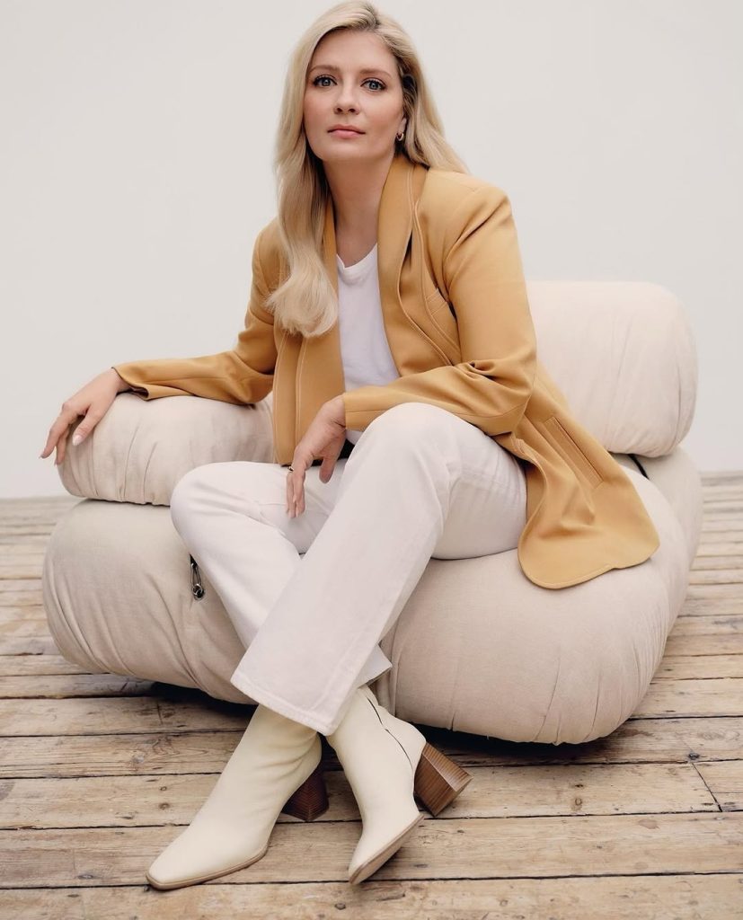 Mischa Barton net worth