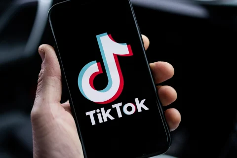 How to do photo mode on TikTok How to do multiple pictures on TikTok How to do an invisible comment on TikTok How to do battles on TikTok How to do green screen on TikTok