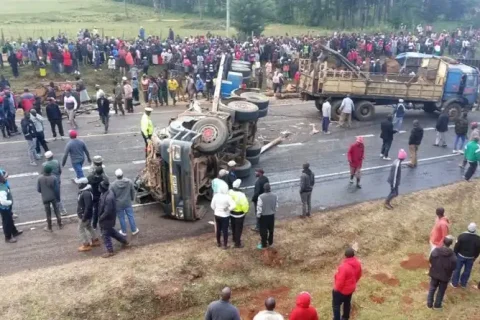 At least 5 killed in triple-vehicle crash on Eldoret–Nakuru highway