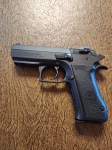 Garissa businessman claims pistol stolen after encounter with two women in Nairobi
