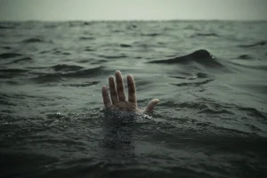 Storekeeper drowns while boarding dredging vessel on Lake Victoria