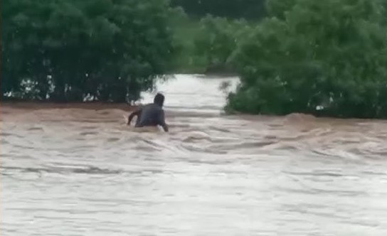 Tragedy as man drowns while attempting to cross flooded river in Nairobi