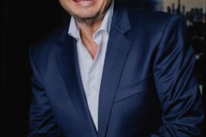 Larry Kestelman net worth