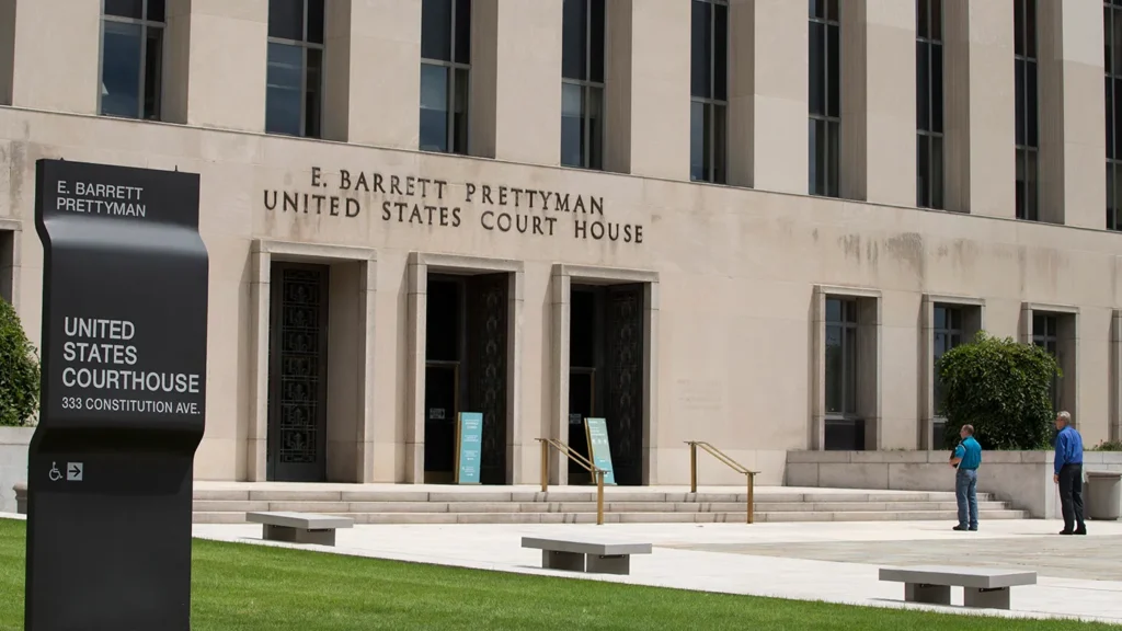 Judge orders White House to restore access to news outlets Trump banned