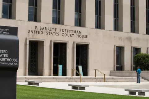 Judge orders White House to restore access to news outlets Trump banned